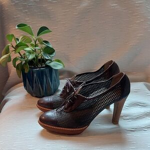 Chic Brown Women's Heels